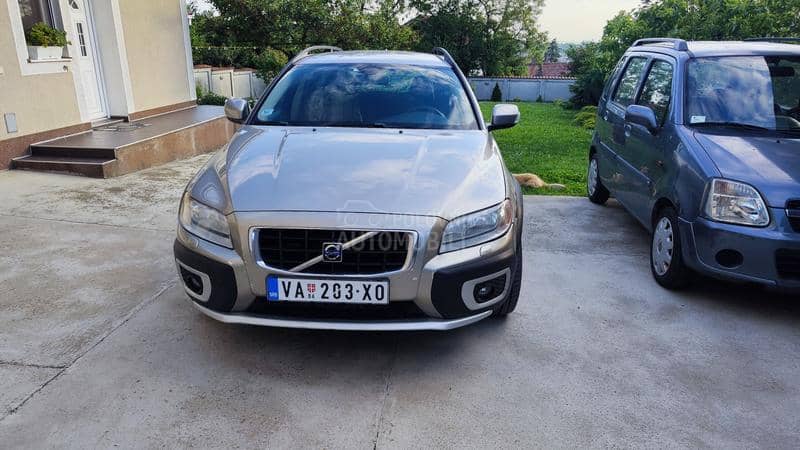 Volvo XC70 ambasada