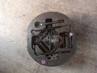 dizalica za Hyundai i20, i30, i40