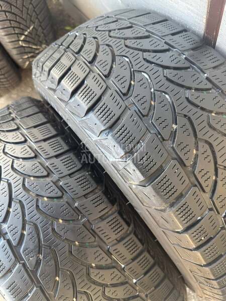 Bridgestone 215/60 R16 Zimska