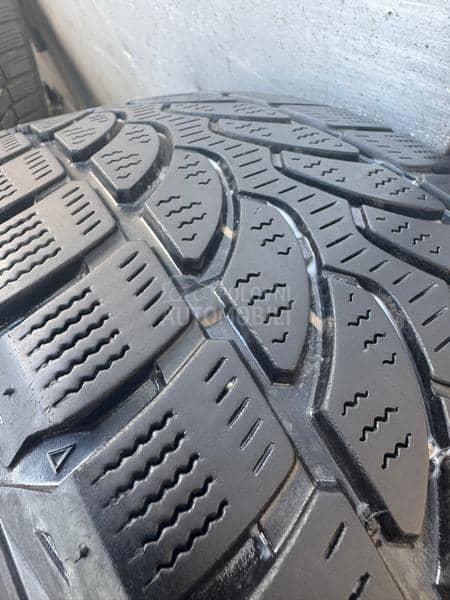 Bridgestone 215/60 R16 Zimska