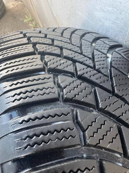 Bridgestone 205/60 R16 Zimska