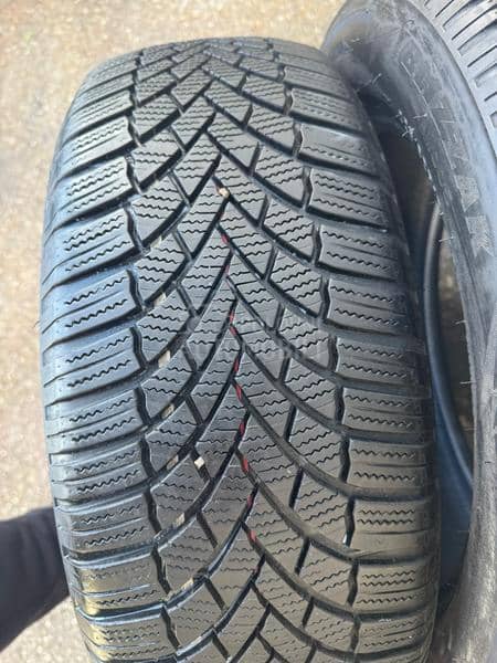 Bridgestone 205/60 R16 Zimska