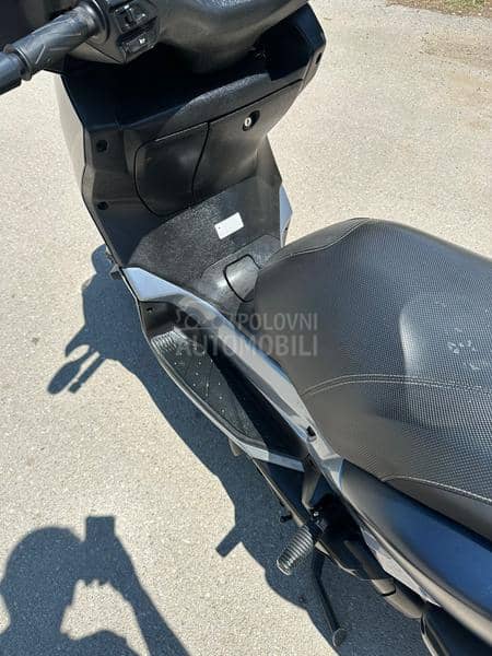 Yamaha X MAX 125 CH