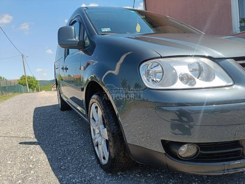 Volkswagen Caddy maksi 4x4