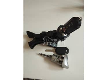 Kontakt brava za Fiat 500L od 2013. do 2019. god.