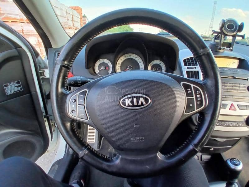 Kia pro_cee`d 2.0 CRDi sport