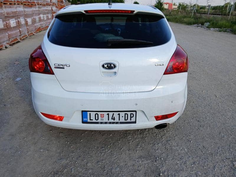 Kia pro_cee`d 2.0 CRDi sport