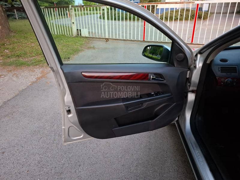 Opel Astra H ELEGANCE