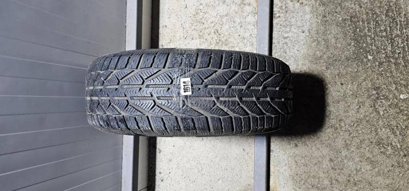 Tigar 215/55 R17 Zimska