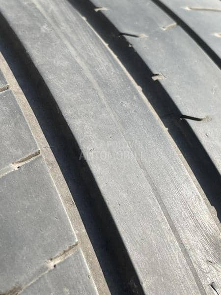 Pirelli 255/35 R19 Letnja