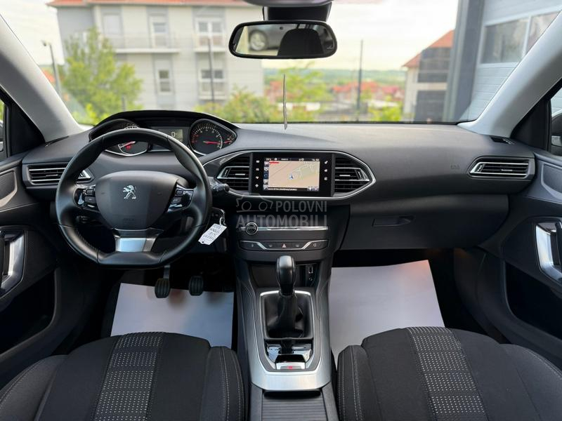 Peugeot 308 1.2 ALLURE LED NAVl