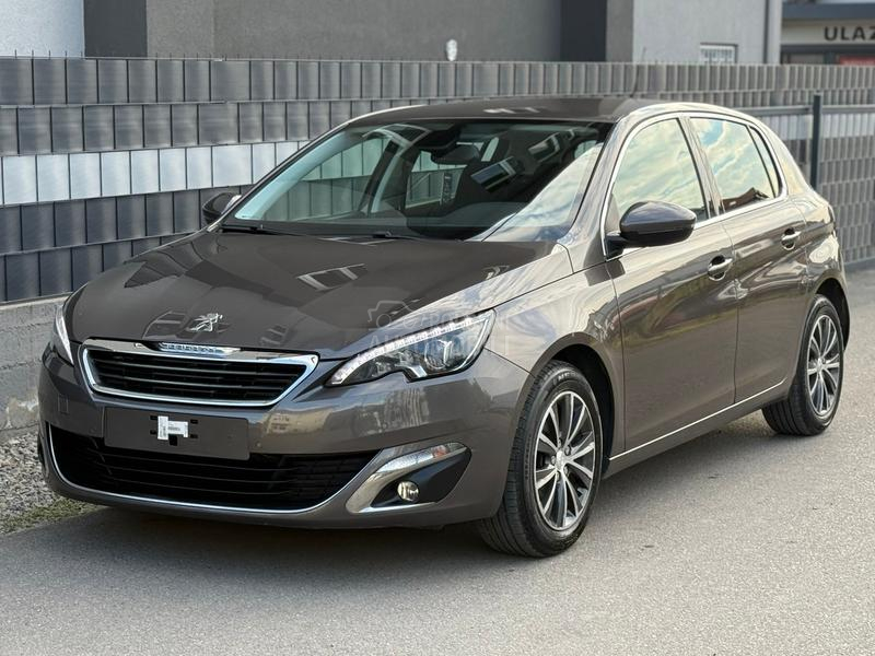 Peugeot 308 1.2 ALLURE LED NAVl