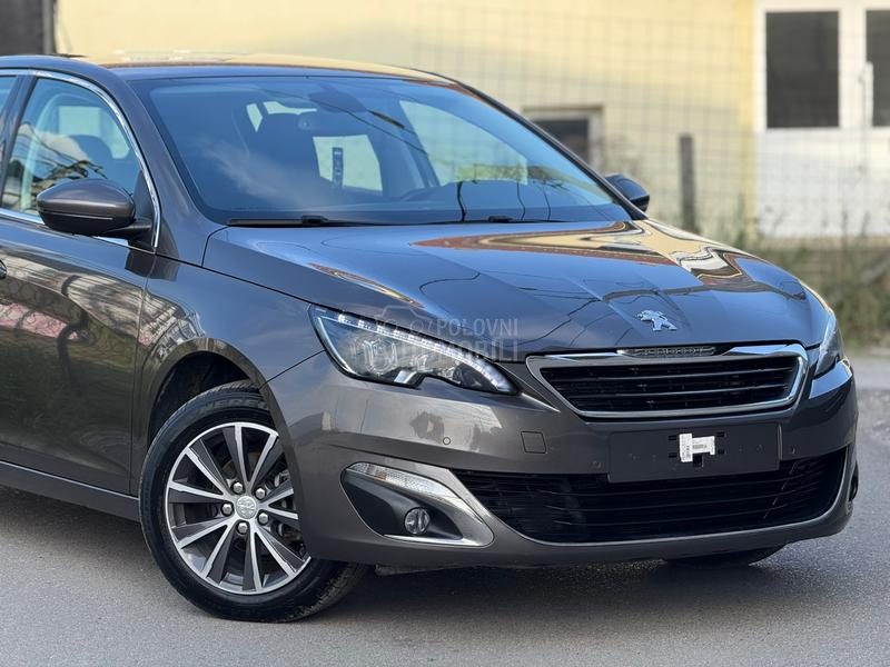 Peugeot 308 1.2 ALLURE LED NAVl