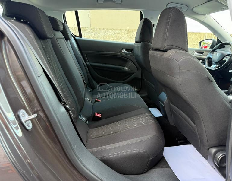 Peugeot 308 1.2 ALLURE LED NAVl