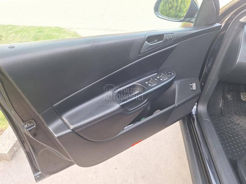 Volkswagen Passat B6 2.0TDI comonreil