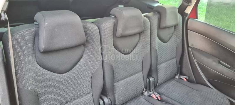 Peugeot 308 1.6 HDI  7 sed