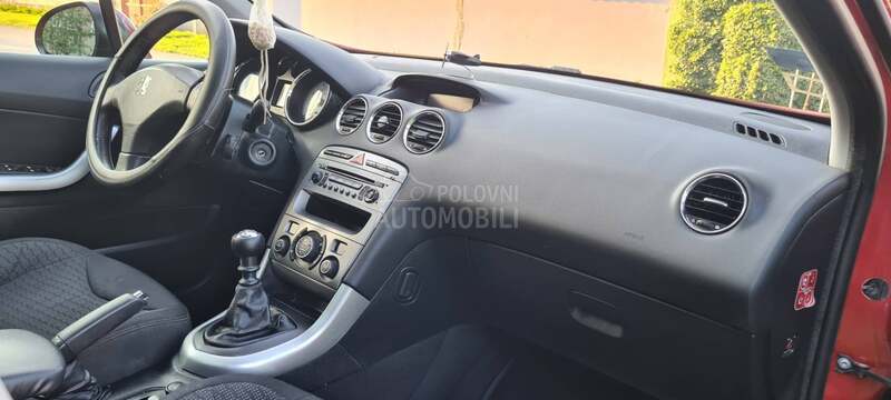 Peugeot 308 1.6 HDI  7 sed