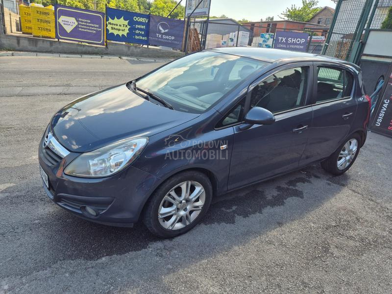 Opel Corsa D Cosmo oprema