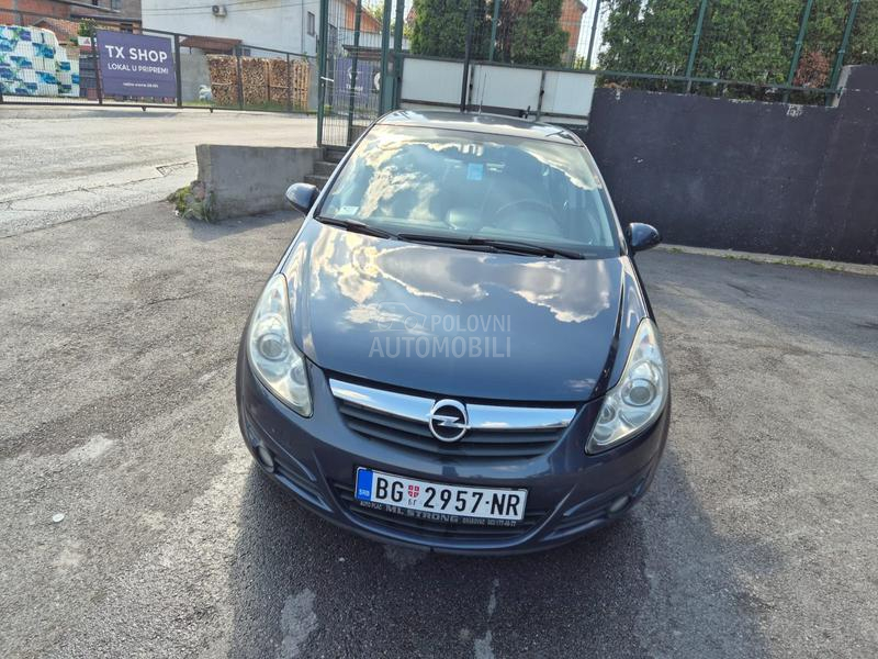 Opel Corsa D Cosmo oprema