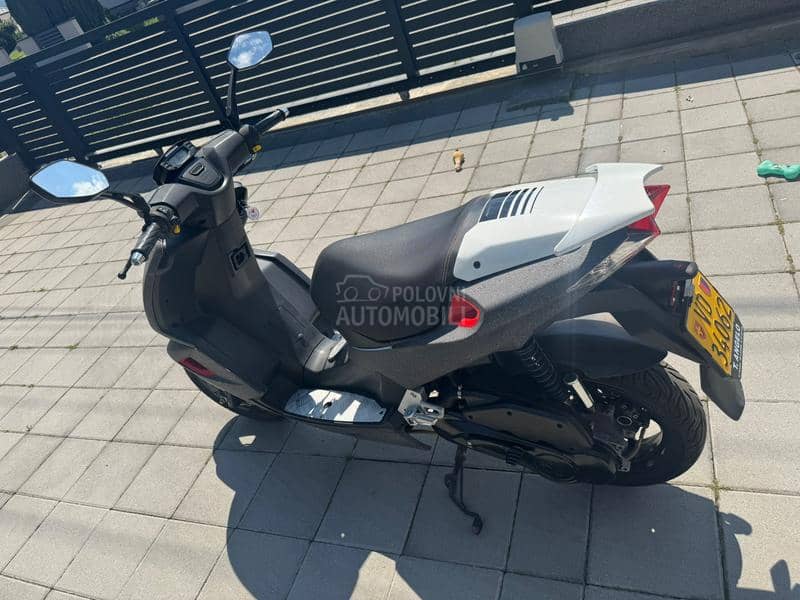 Peugeot Speedfight 4