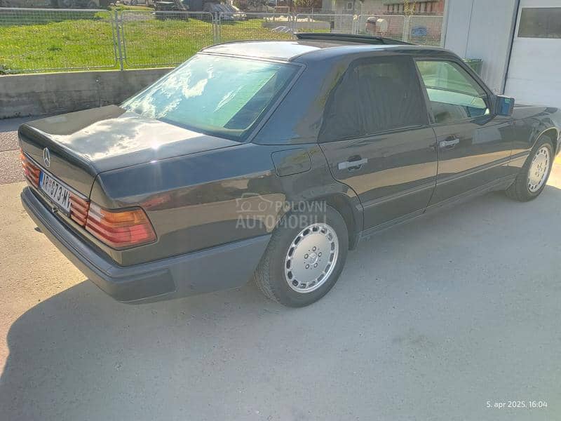 Mercedes Benz W124 230e