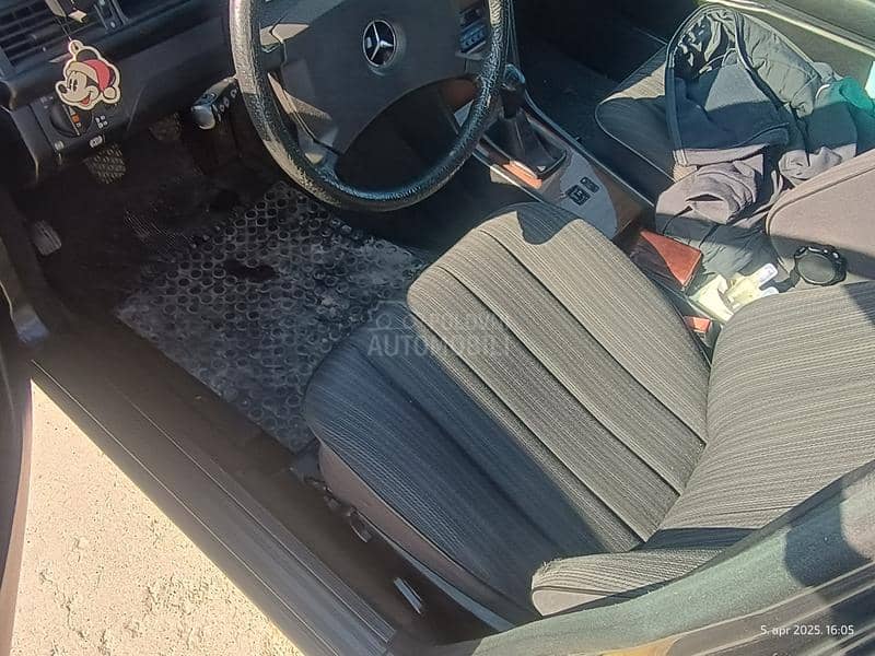 Mercedes Benz W124 230e