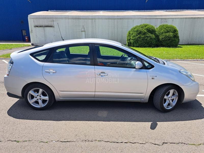 Toyota Prius 1.5 HYBRID