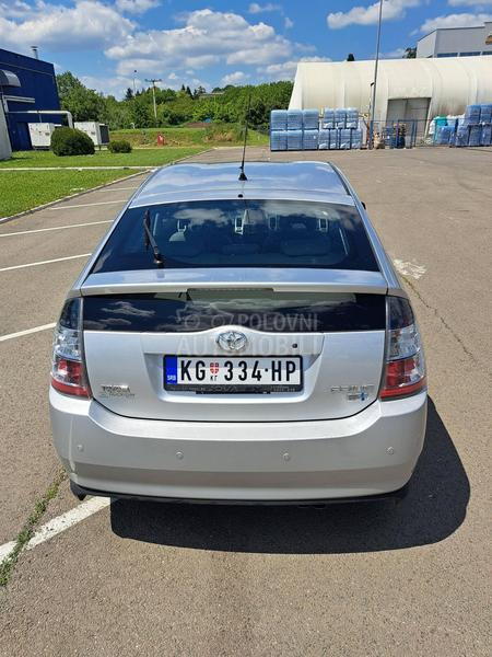 Toyota Prius 1.5 HYBRID