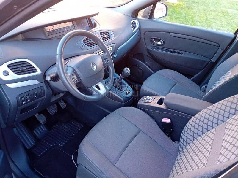 Renault Scenic 1 5 d c i