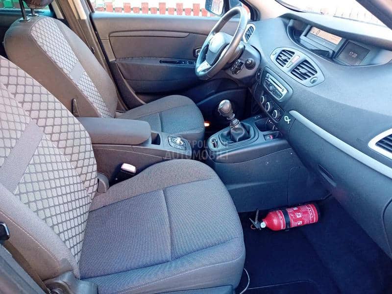 Renault Scenic 1 5 d c i