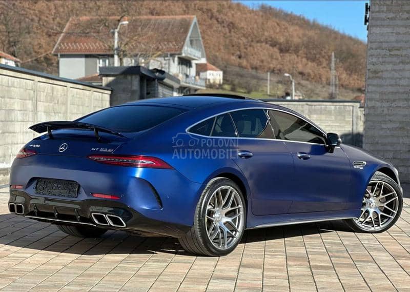 Mercedes Benz GT 63 AMG briliant blue mango