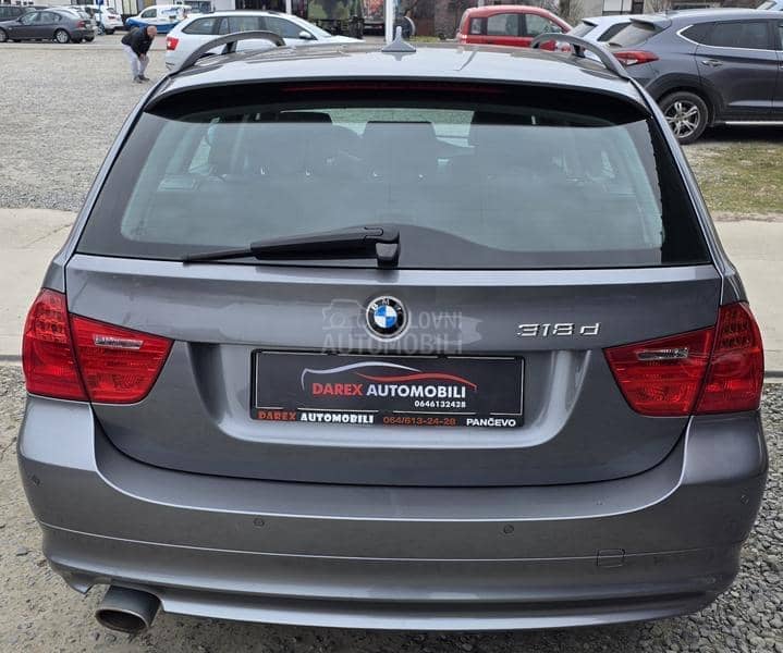 BMW 318 D    N.A.V.I