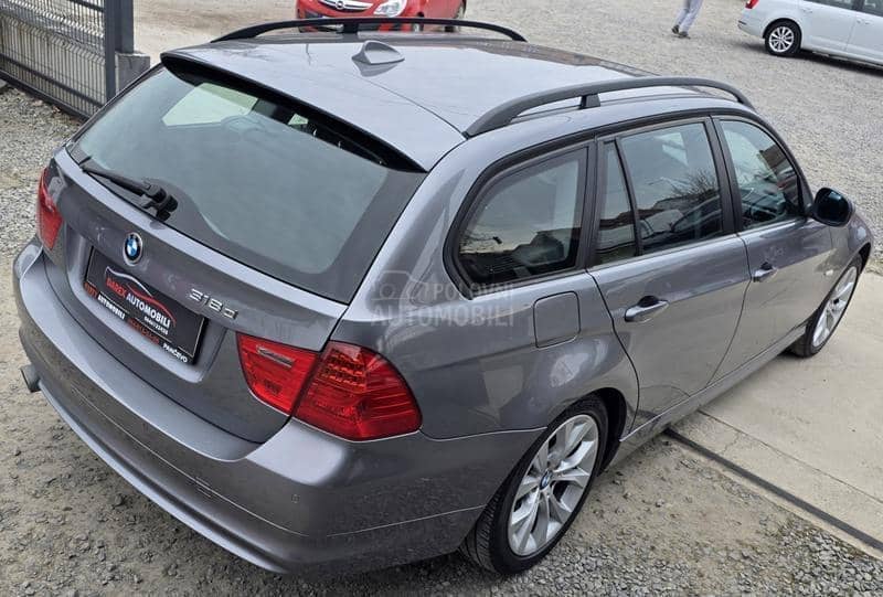 BMW 318 D    N.A.V.I