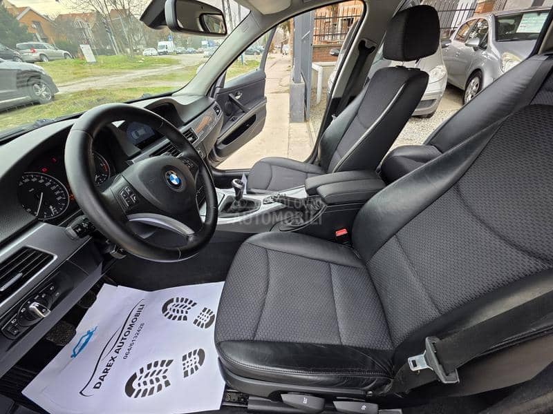 BMW 318 D    N.A.V.I