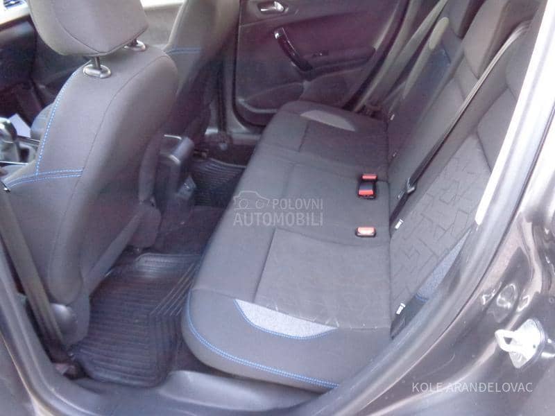 Peugeot 2008 1.5 HDI 2019 SIGNA