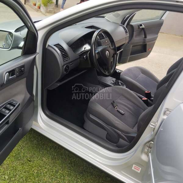 Volkswagen Polo 1.6 b CH