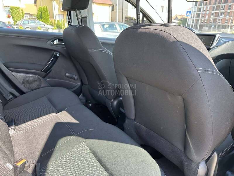 Peugeot 208 1.6 CH