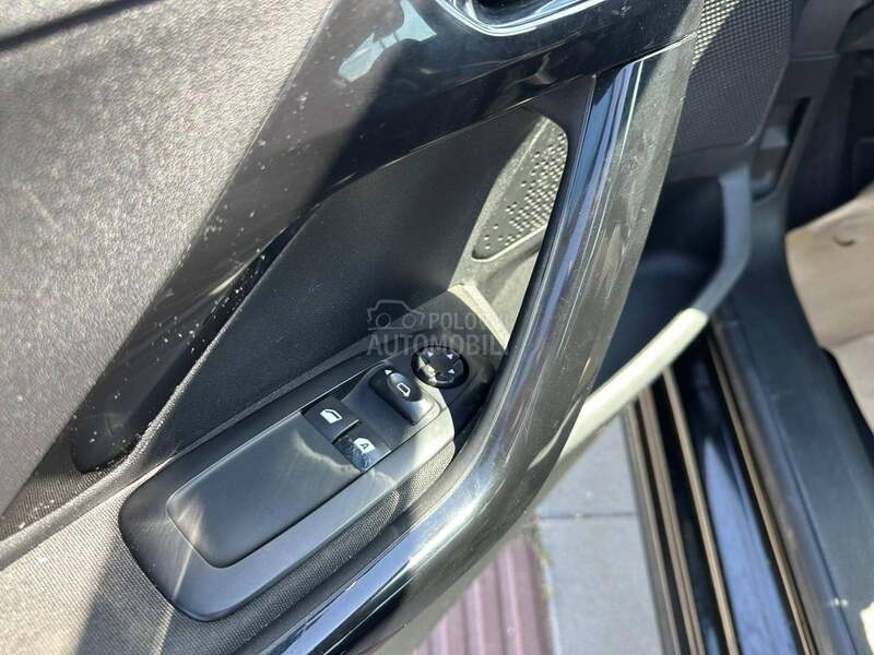 Peugeot 208 1.6 CH