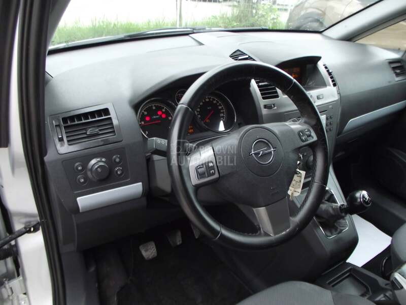 Opel Zafira 1.9 CDTI 7 SIC