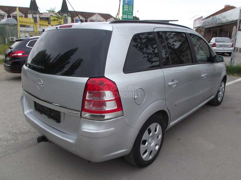 Opel Zafira 1.9 CDTI 7 SIC