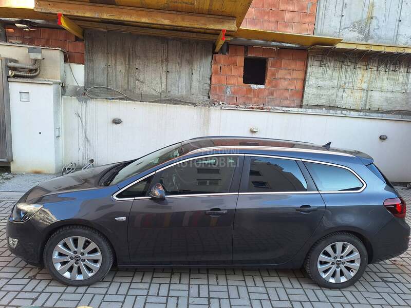Opel Astra J 