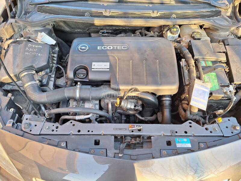 Opel Astra J 