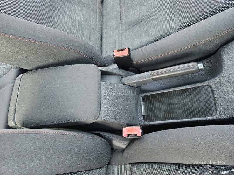 Volkswagen Golf 5 1.6FSI GOAL