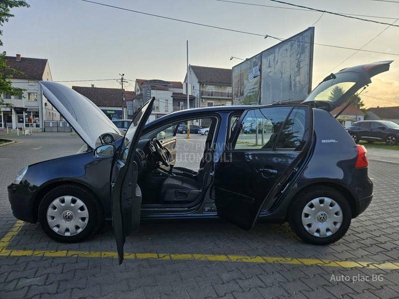 Volkswagen Golf 5 1.6FSI GOAL