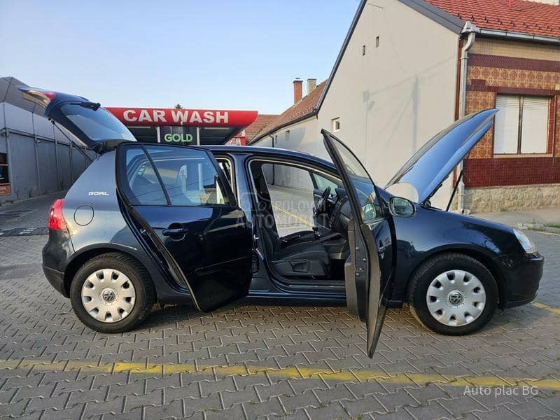 Volkswagen Golf 5 1.6FSI GOAL