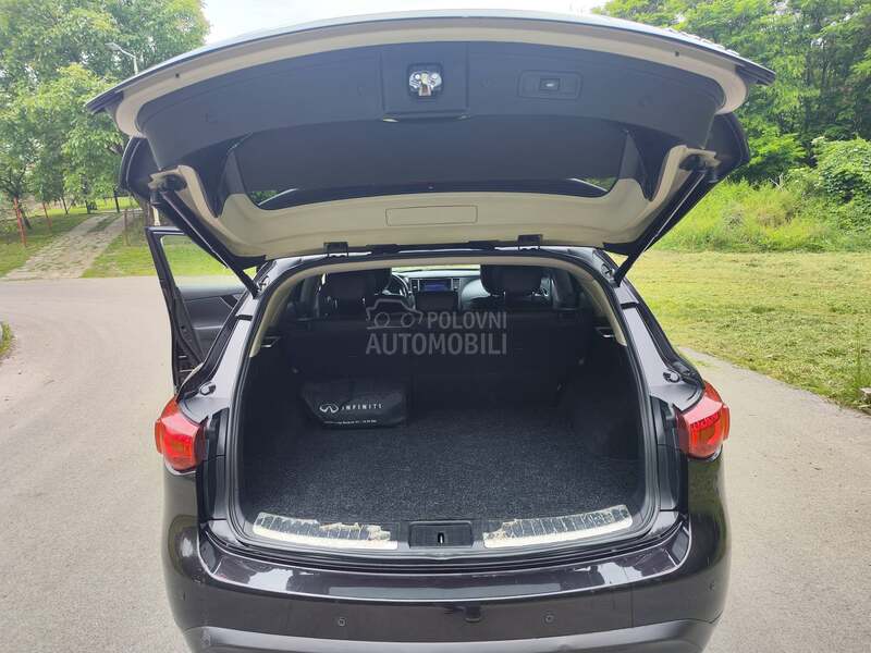 Infiniti FX30 
