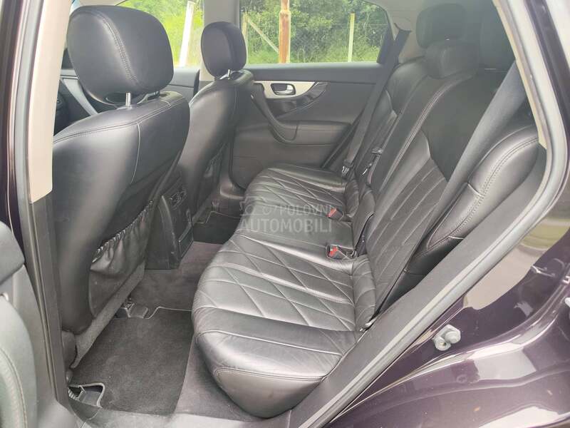 Infiniti FX30 