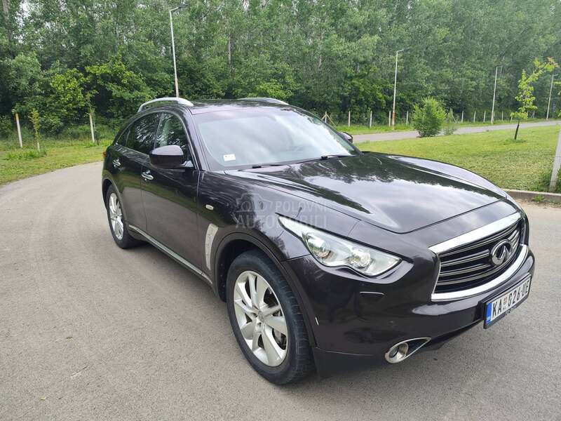 Infiniti FX30 