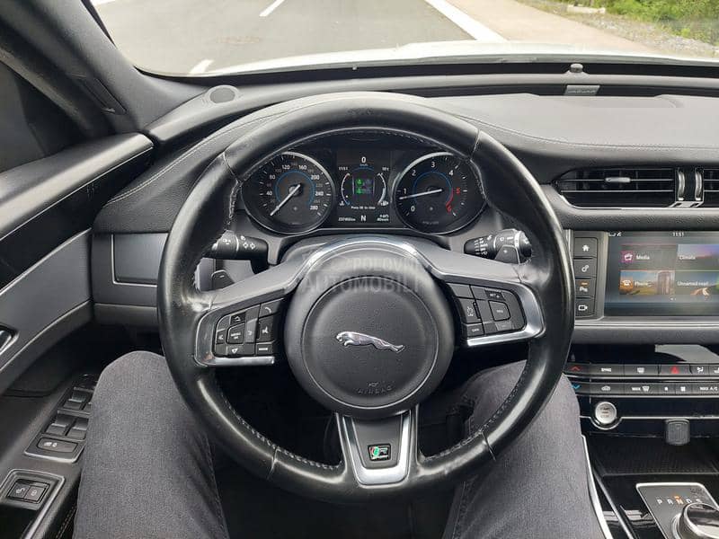 Jaguar XF AWD R- sport
