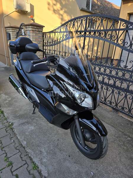 Honda FJS 600